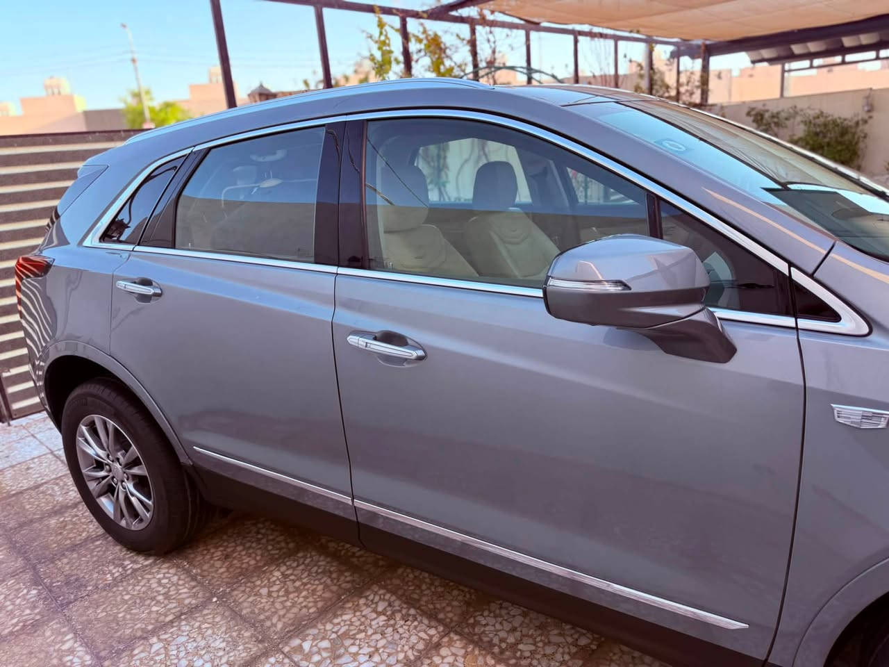 CADILAC XT5 pREMIUM LUXURY 2023
كاديلاك XT5 برميوم لكجري موديل ٢٠٢٣ ماشيه 41,000 ml وقابل لزياده حادث السياره شويه من الچاملغ والبنيد وباب خلفي صور موجوده بالمنشور بدون ايربالك السياره فول مواصفات رقم بغداد باسمي واني مستورده 
المواصفات 
١-لايت زنون مع حاجب ليلي نهاري مع لايت متحرك مع الكشن 
٢ كشافات LED مع الستيرن 
٣ اشاير بالمري 
٤-رادارات جانبيه 
٥-رادار امامي 
٦- رادار  خلفي
٧- مانع تصادم 
٨- تحديد مسار 
٩- داتا شو 
١٠-بانوراما
١١- كشنات كهرباء مع تدفئه مع خزن ميموري 
١٢-مستشعر كشن بلاسافه الى الاتجاه
١٣- اوتو بارك 
١٤-سستم مكون من 26 سماعه نوع BOSS 
١٥- ستيرن تدفئه مع تحكمان جهتين 
١٧- شفتات ستيرن 
١٨-دواخل ملكي اوف وايت 
١٩-شحن واير ليس 
٢٠-مخارج usb tuc عدد ٣ امامي وسط وخلفي 
٢١-شعار الكاديلاك ب ٤ ابواب 
٢٢-تبريد خلفي بيانوا مناخي 
٢٣-جنطه كهرباء وبصمه ومستشعر بالقدم 
٢٤-حتى جهاز الماطور الهواء وماده عدم طلاء التاير موجوده 
٢٥- درج طرح للجنطه 
٢٦-مستشعر ماسحات 
٢٧-كير كوبره كرستال 
٢٨- ماوس تحكم 
٢٩-جمع تحكمات الداشبول لمس 
٣٠-مري شفط 
٣١-حساسات امامي خلفي جانبي 
٣٢-مرايه الوسطيه كاميره 
٣٣-كاميرات ٣٦٠ تعمل اوتو بالازدحامات 
٣٤-تشغيل عن بعد
٣٥-ستيرن كهرباء 
٣٦-اربع بصمات ابواب 
٣٧-اربع يدات اناره 
٣٨-اناره ٣٦٠ درجه 
حتى ارضيات بلاديات 
وبعد بيه مواصفات كير محرك حداديه تبريد ع شرط 
السعر المطلوب22000 $ وبيه مجال 
العنوان النجف وتساب *********** شراي اتصل وتدلل
