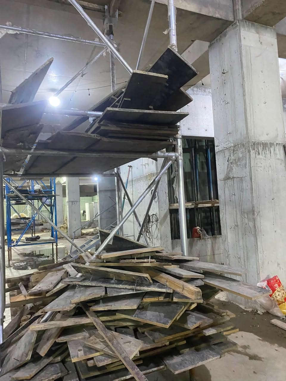 البيع بلاويد روسي ستندر شغل 7 صبات فقط  زادن مقاصير العنوان بغداد *********** وتساب
