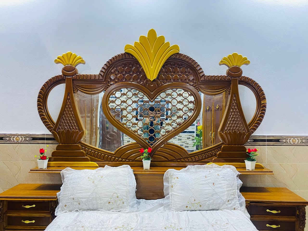 سلام عليكم توجد غرفه نوم مستعمله للبيع صاج عراقي درجة أولى ***********
