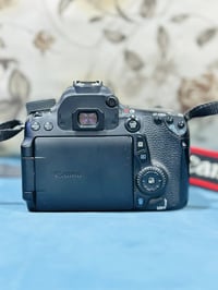 كانون EOS 70D • عدستان 18-55/75-300 • مجموعة كاملة