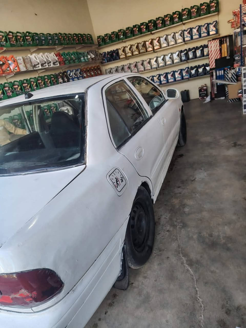 السلام عليكم
بروتون 2002 بيها واجها مرور اكفلك سرقة او عشاير  گير شرط كهربائيات شغالة راديتر بلادية جديدة بل كارتون المحرك معمر جديد شرط الگشر مثل ما موضح بل صور السعر ١٤ او بيها مجال اتصل *********** مكان السياره الحويجه الزاب
