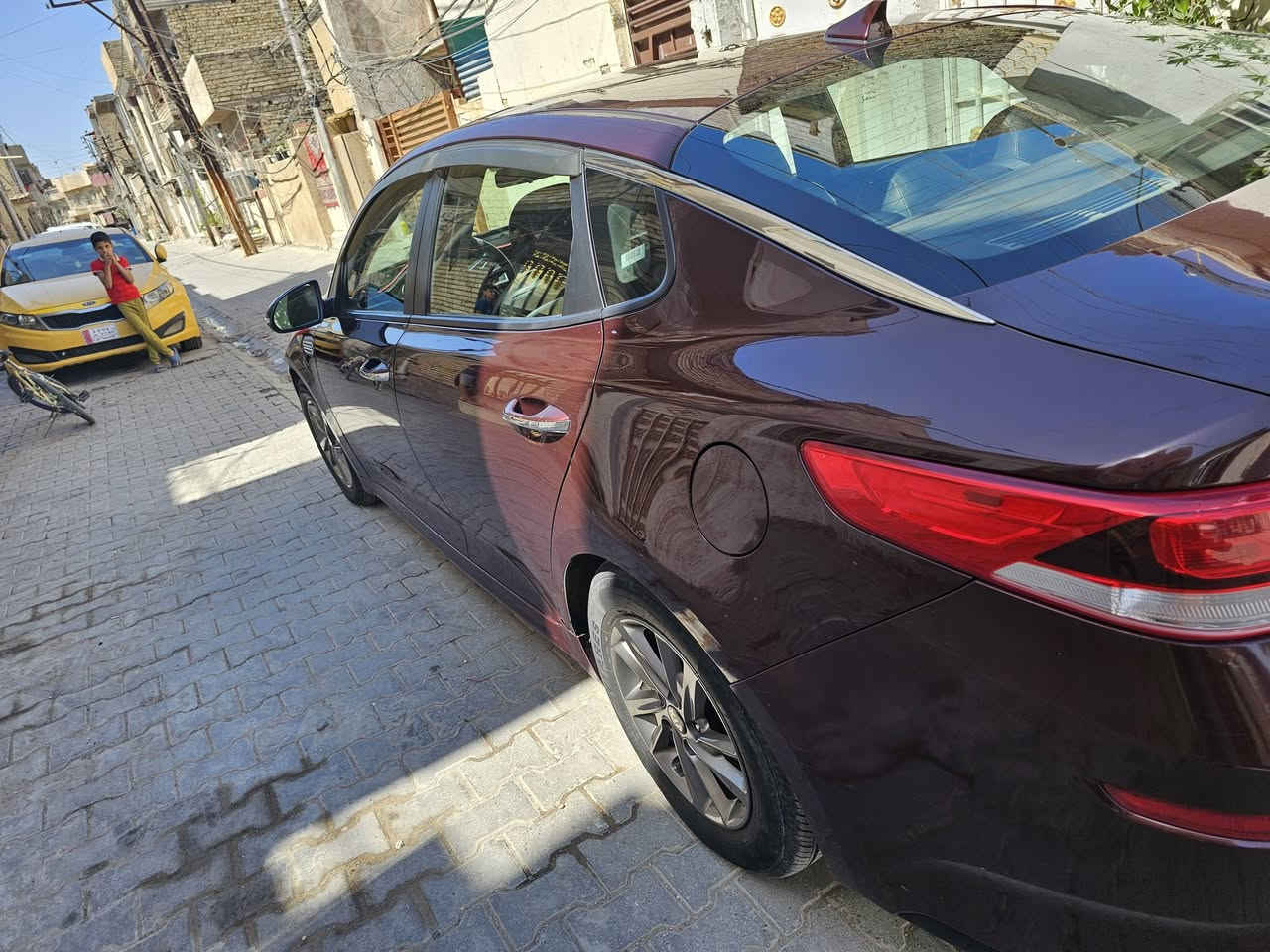 كيا اوبتما موديل ٢٠٢٠ وارد أمريكي محرك ٢٤٠٠gdi ماشيه ٩٠ ألف مايه ظرره دعايه خلفيه وقليل من حوض الصندوق بيه تنقيص دهن قليل والباقي بحاله جيدا بسعر مناسب رقم بغداد انكليزي الجديد بسمي بغداد المنصور شارع البيجيه ***********
