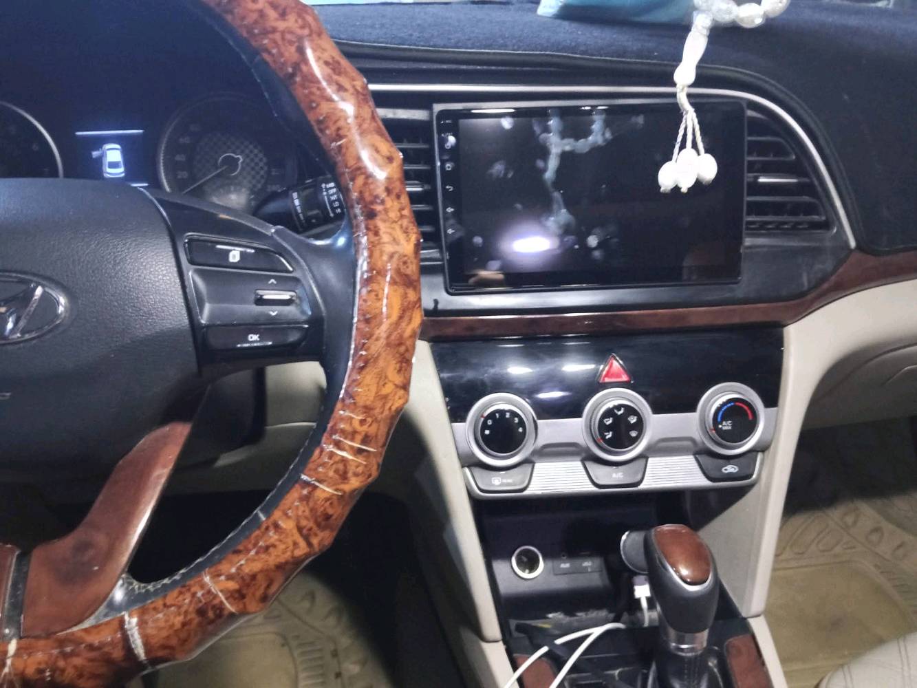 سيارة 🚗 النترا موديل 20 20 وارد خليجي رقم 📱 بغداد السعر 140 وبيها مجال
الاتصال ***********