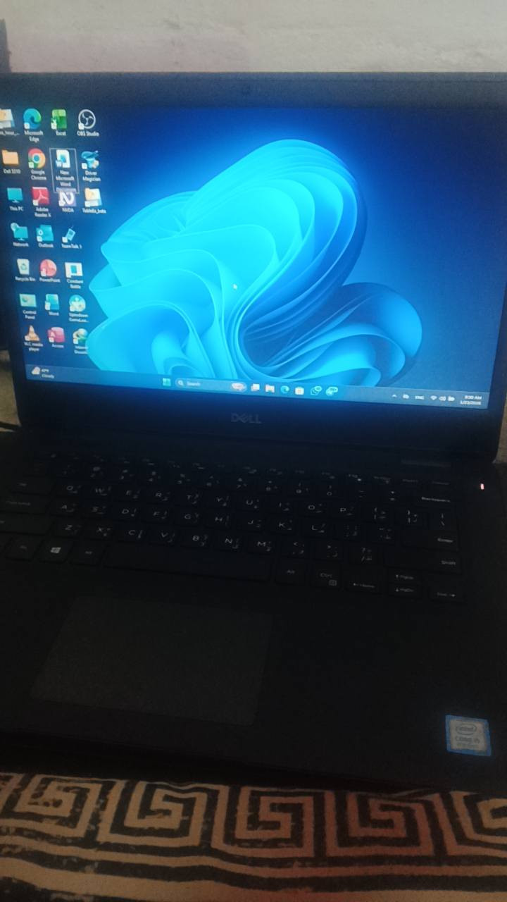 سلام عليكم لابتوب دل
نسبت النضافه 100/90 
مواصفات كوراي فايف جيل الثامن
رام8 هارد 256 أسس دي 
حجم الشاشه 14انج
شغل بوبجي 60فريم
سعر 350الف استفسار على الرقم
***********
