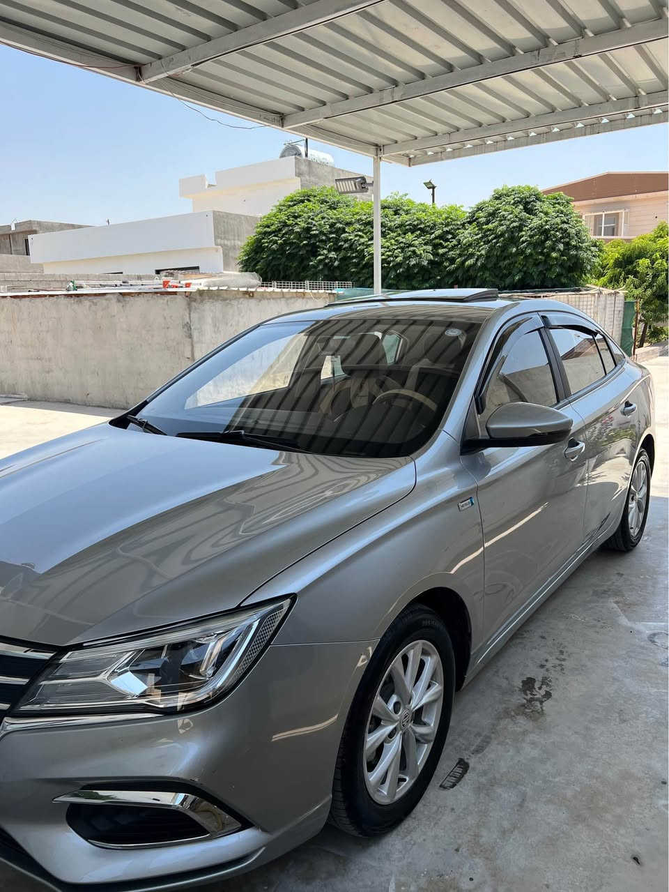 Mg5 standar 2023 
52 km رۆیشتوە 
شاشە ئایپات  گاحی سەر دۆسەی بۆ داندراوە تحدیل سورحە ٤ جام کارەبا ناو زەرد ڕەقەم و سەنەوی نوێیە سبوخ لێدان هیجی نیە تەنها بن دەرگایەکی کەمێک شوختی پێوەیە رەسمیم داناوە ما باقی هیجی نیە شوێن هەولێر سحری ٩٦ کەمەک مەجال *********** أربيل, العراق
