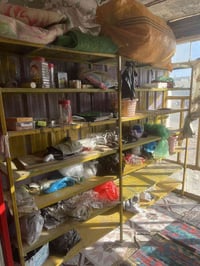 رف حديد • القرنه