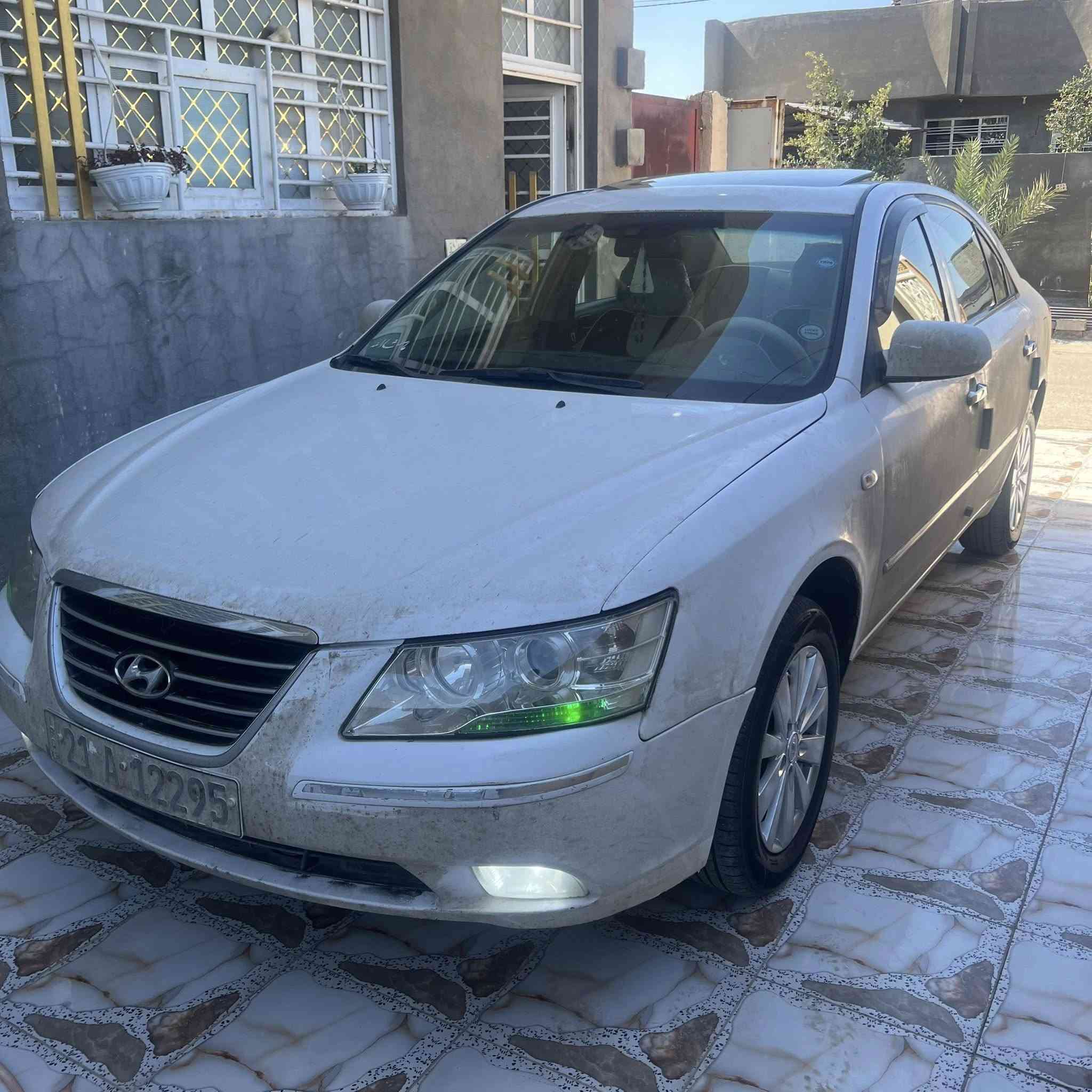 السلام عليكم
سوناتا 2009 فول مواصفات 
رقم سليماني جديد باسمي حولته قبل شهر 
مكينه 2400 دوش 
كير 5 نمر 
سياره نصيفه خير من الله صبغ احزام 
صدر تخم تاير كله شرط 100‎%‎
داخل بيجي دوشمه منضومه زنون 
بيع او مراوس مكاني بابل المسيب 
***********
