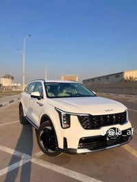 كيه سورنتو موديل 2024.  ماشيه 19الف 07821587827