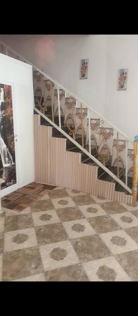 بيت للبيع ب ٢٠ 🛑
بيت زراعي مسجل بالبلدية وبي ميزانيه يحتوي على غرفتين وصاله واستقبال ومطبخ وحمامات داخليه وخارجيه وحديقه السقف مسلح والارضيه سيراميك والحوش كاشي مساحته ٤٠٠ متر / الحصوه حي المثنى/


**إذا كنت صاحب هذا الإعلان وتريد حذفه لأي سبب، رجاءا أرسل رسالة إلى الدعم الفني**