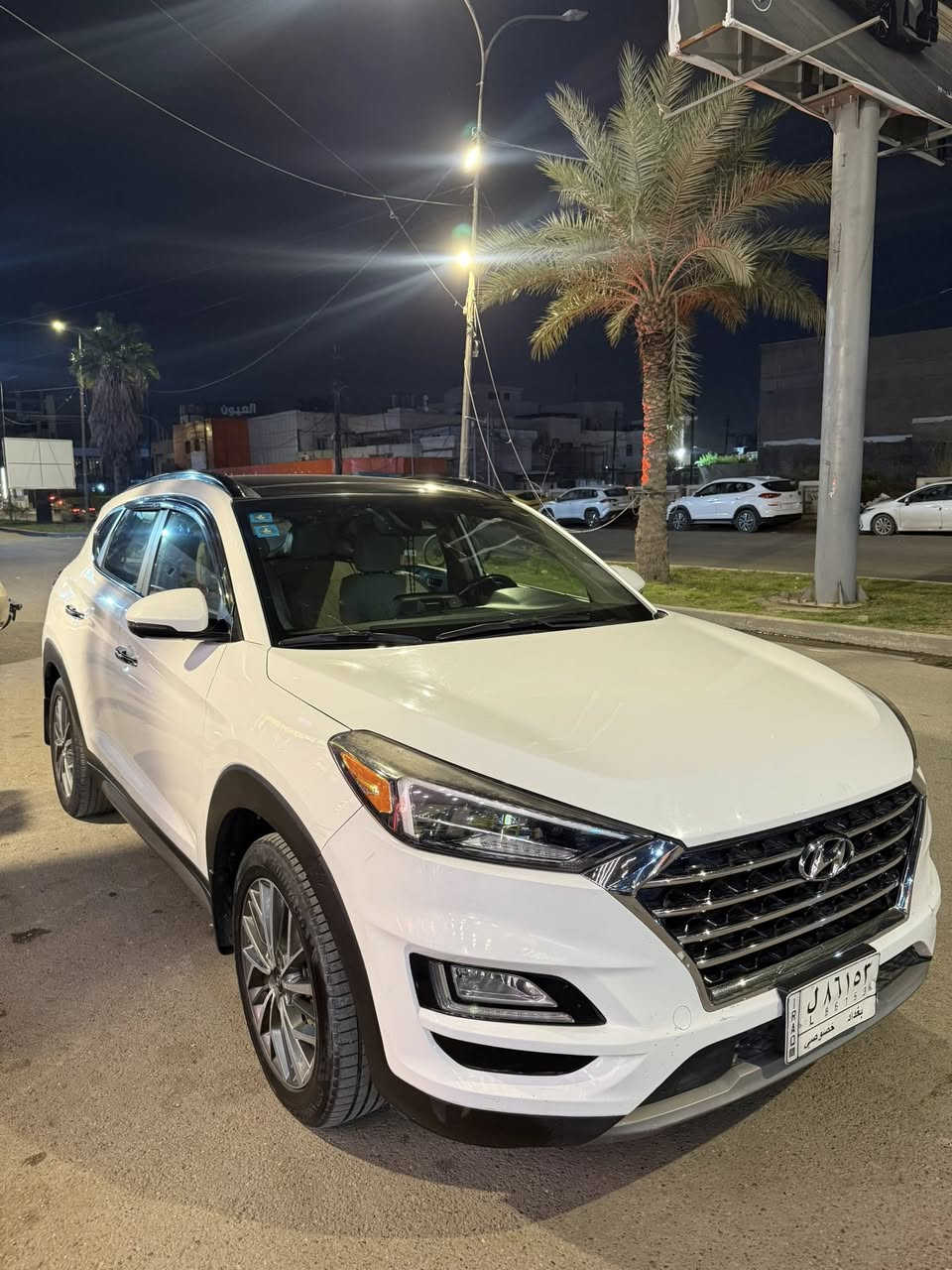 السلام عليكم 
توسان مديل: 2020
وارد :امريكي 
السياره فول مواصفات واحد على واحد ماشيه 76 
بنراما .فورويل. هند بريك دكمه .تدفئه تبريد كشنات . ترحيب ذاتي. صندوك كهربائي .كامره 360 .وبعد بيها موصفات مال سياره موصفات واحد على واحد 
السعر : 168وبيها مجال بسيط 
موقع السياره : الدوره شارع المصافي  تحويل ثاني يوم مشروع وطني 
الهاتف ***********
