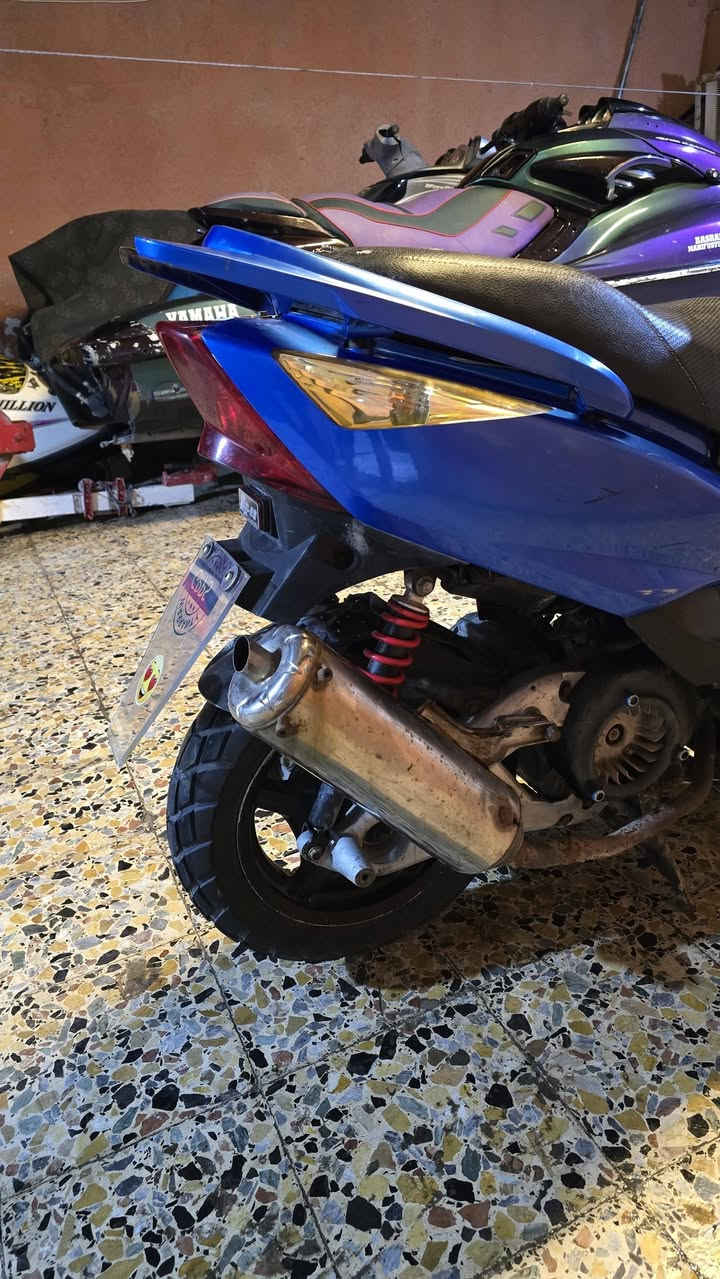 ماكس ثعلب gtr قديم 
دراجه مفتوحه مبدل ولفات 
عليه صدر اماي رياضي 
كلجات خلفي امامي رياضي ماخذه 750 رايده 600 بيه مجال دراجه ما ناقصه شي
تواصل ***********
