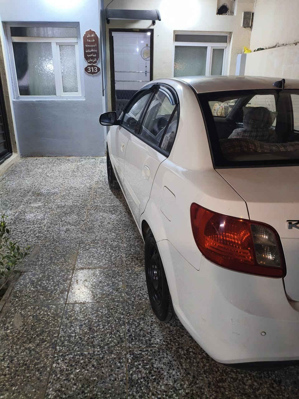 كيا ريو 2012 مكفولة من كشر وكير ومحرك وتبريد السيارة جاهزة من كل شئ أن شاء الله رايده 92 رقم نجف بسمي السنوية ساقطة 24 الشهر السادس مكاني نجف رقم تليفوني ***********
