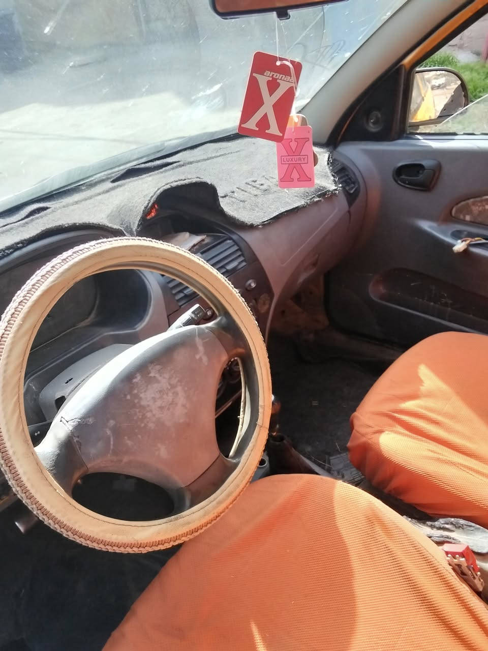 السلام عليكم طيبه 15 محرك وكير نضيفات سنويه جديده هيئة وغرامات مصفرة تحويل مباشر سيارة ينرادلها ترتيبات بسيطة السعر 24  وبيها مجال بسيط بغداد الزعفرانية ***********م***********
