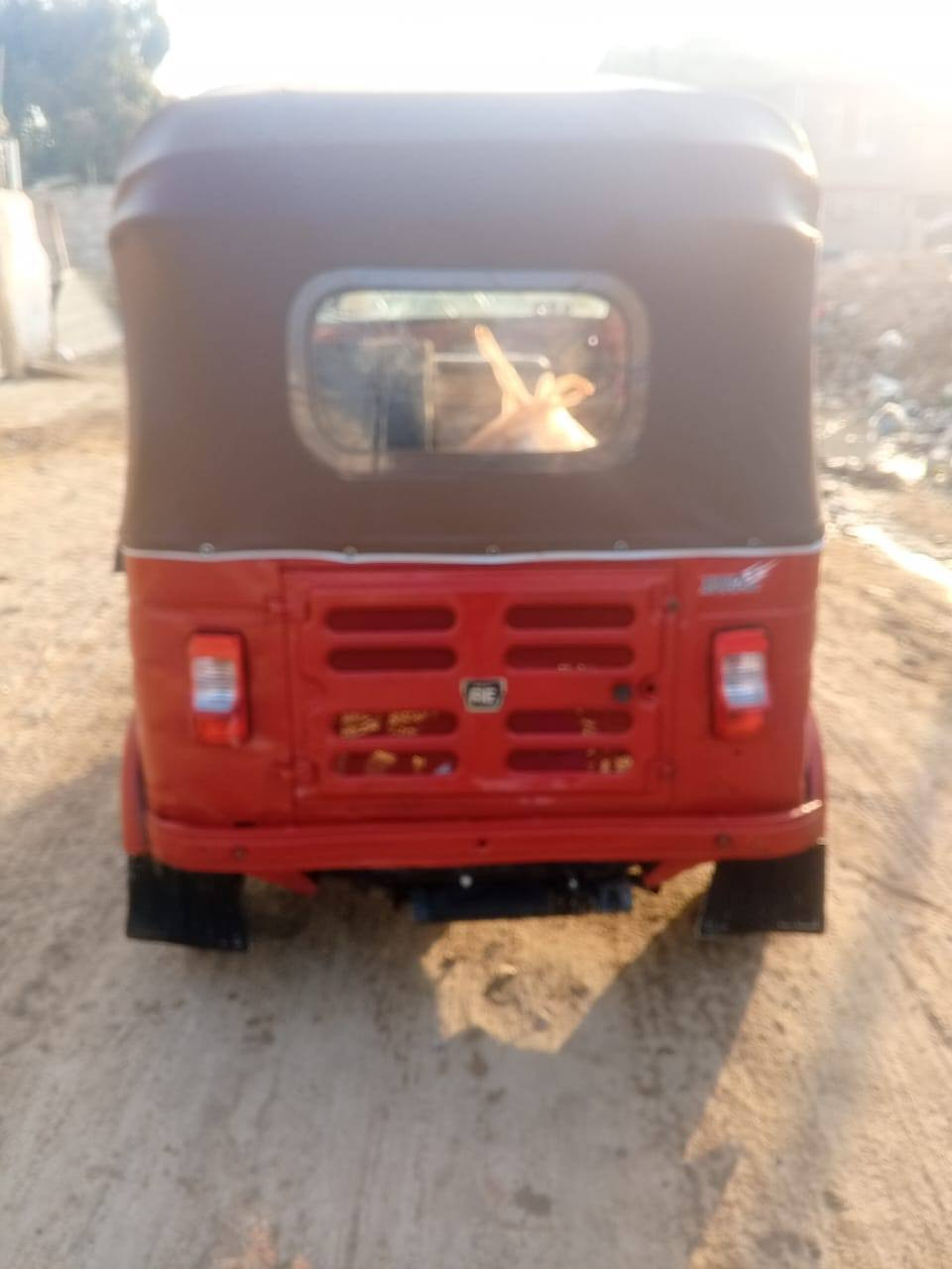 سلام عليكم تكتك للبيع موديل 18شهر 12 أوراق مكينه 20 موضحلك كلشي بلفيديو السعر 3750مكان بغداد منطقت نهروان رقمي ***********
