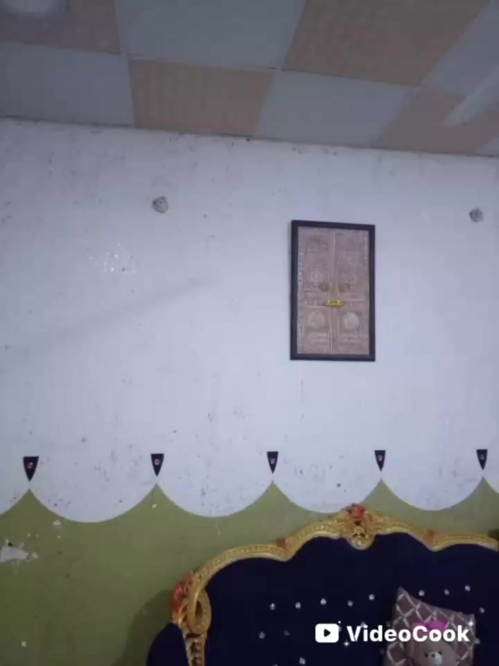 للبيع 110 طابقين ثلاث غرف نوم وصاله واستقبال ومطبخ وصخيات داخل وخارج وطارمه بناء كونكريت مسلح ارضه كاشي والسقوف ثانويه بيت نضيف ومرتب بحي الرحمه شارع 60 يبعد عن شارع ابو طالب 40 متر وشارعه 12 متر بسعر 60 وبي مجال للاستفسار اكثر الاتصال علئ *********** 
وت ساب ***********
