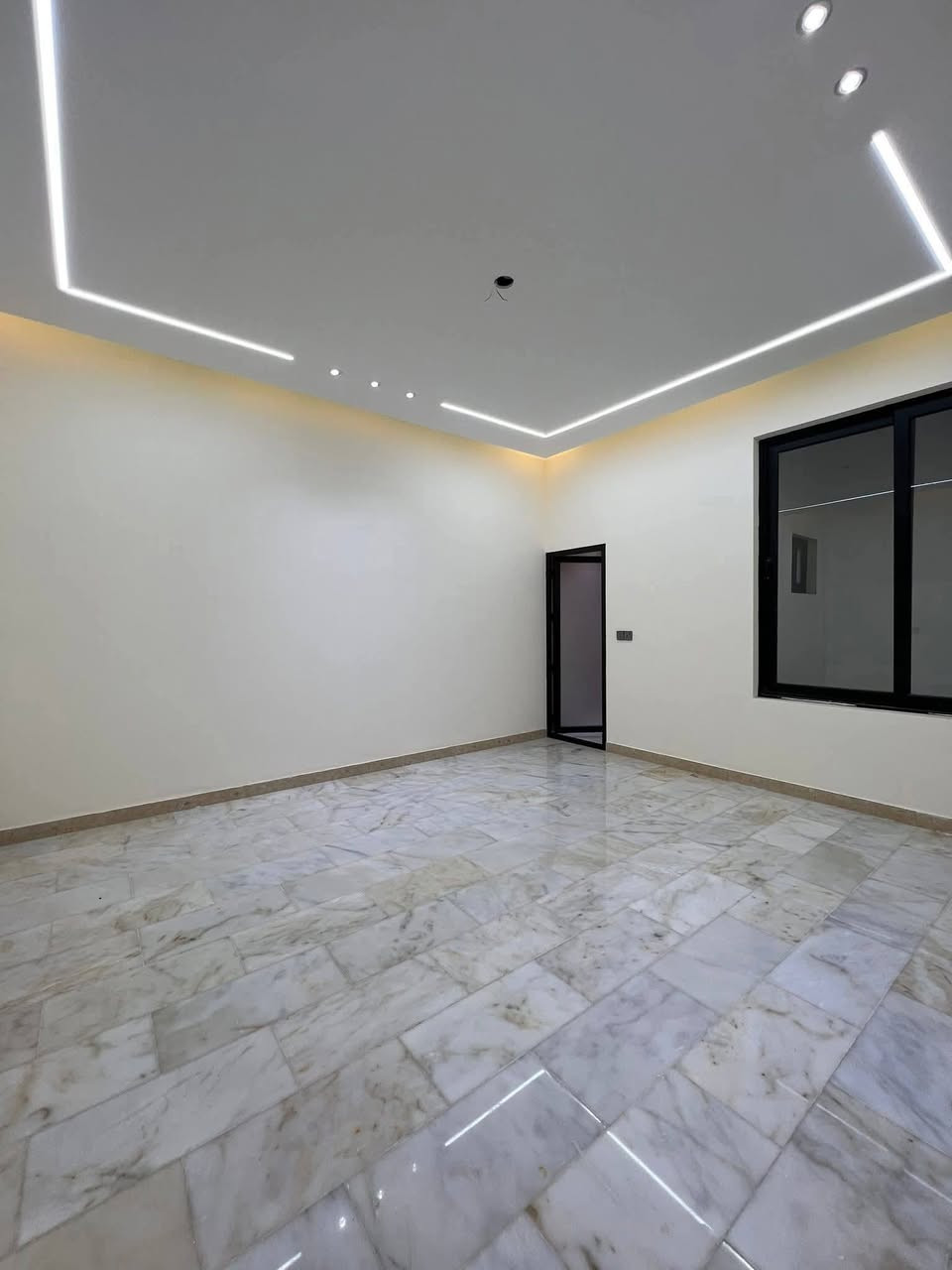 صباغ كربلاء
صبغ  ديكورات شبابيك.ابواب
داخل غرف  جدران  جميع. انواع الصبغ   ***********
