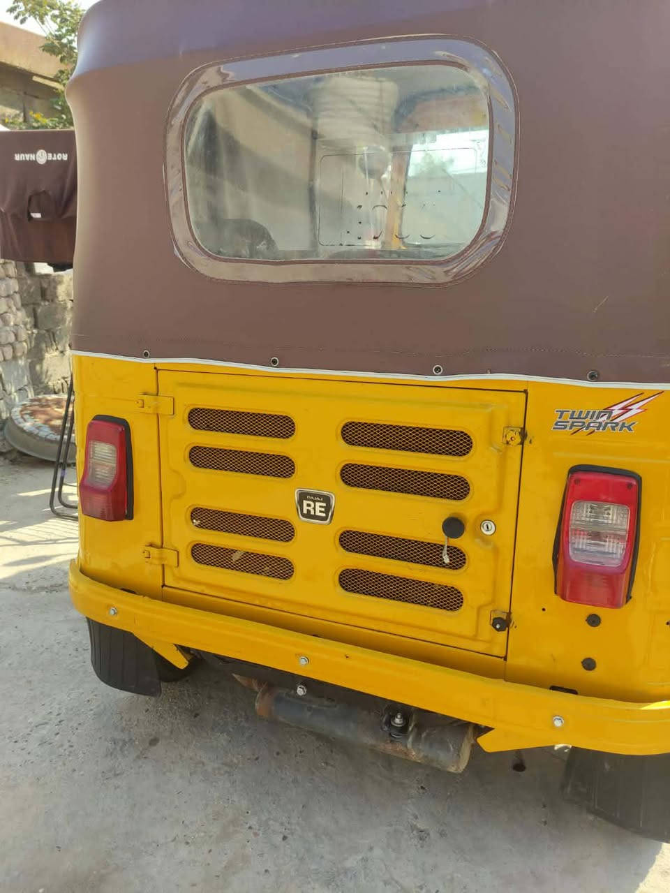 سلام عليكم تكتك 2020شهر12 مكينه بوشه وبستم مبدل لا تنقيص ولا تبخير تكتك جاهزه كبل لشارع كشر نضيف. بدون ضربه دوس ما معمره فقط مرشوشات رقم بغداد بسمي تحويل ثاني يوم.مكاني بغداد الشعله جكوك  سعر 7100وبيه مجال رقم الهاتف. ***********
