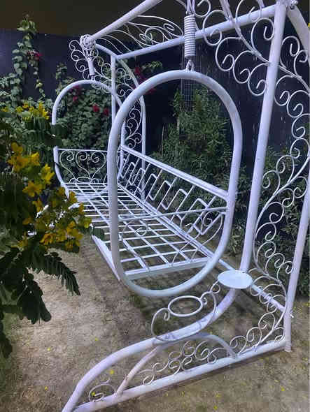 مرجوحه للبيع مكانها دوره حديد ثقيل *********** بغداد
