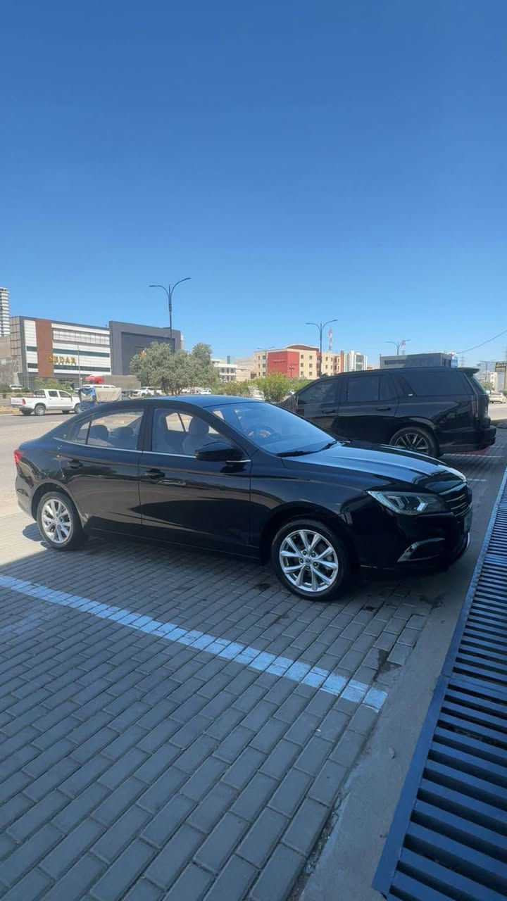 سلاو ئیمجی ٥ ٢٠٢٣ کۆمفۆرد بێ بۆیاخ ٨٣ هەزار رۆشتوە زەمانی نەماوە گێرو مەکینەو کارەبای بە شەرت رەقەمو سەنەویو تەحویلو خەرامە هەموی تازەیە یەک پەلە pdr هەیە لەگەل ٢ بست شوخت سعری ٩٦ مەجالێکی برایانە سەیارەکە لە سلێمانیە گۆرینەوەش هەیە بە شتێک بە دلم بێت *********** السليمانية, العراق

