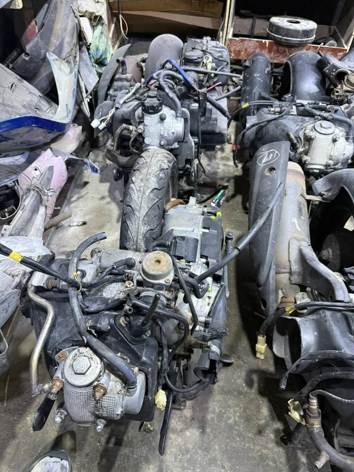 مكاين ماكس عدله وقجمه وبوليسي ونوزل وفراشه مكاين جدد ونضافه فول  وكفاله من تبخير وفتح  ع تشغيل سعر ٣٥٠ الماكس لفراشه ٢٥٠ رقم الهاتف ***********
