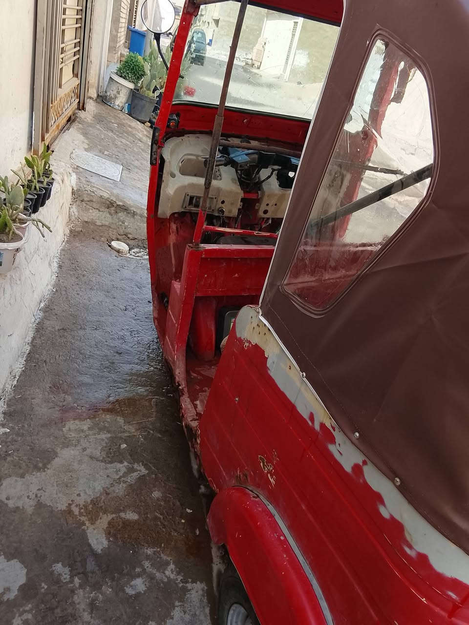 السلام عليكم تكتك زيل محوره باجاج ضفيره امامي وخلفي سلف ملف قماجي كلشي جديد  مكان  زعفرانيه ***********
