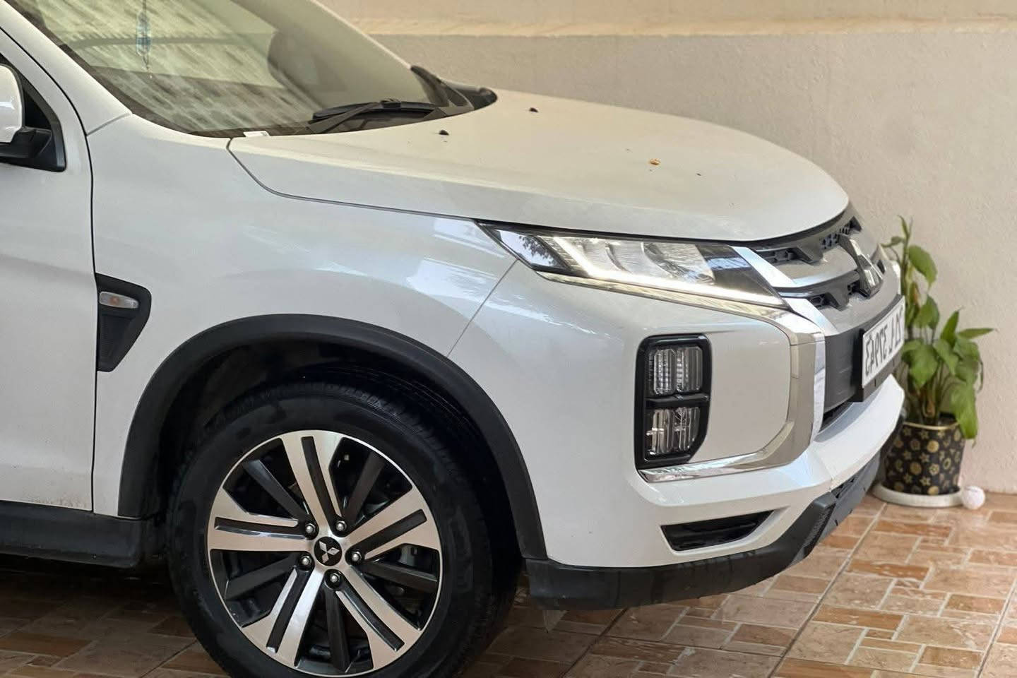میستۆبۆشی ASX مۆدیل 2022 ڕەنگی سپی 
 تەنها ۲۲٠٠٠ کم رۆشتووە
فول مواسەفات : 
شاشە - بەصمە  - کامێرە  -
 سڵایت  - کوشن جلد  - لایت زینۆن 
تەحویل و غەرامە بەشەرت
یەک پەڵەی بچوک ساردی هەیە شایەنی باس نیە 

سـعـر : لە کۆمێنت داوابکە ڕاستەوخۆ بۆت دێت 📥 

گێر و مەکیەنەی بەشەرت 
هیچ کێشەیەکی تێدا نییە 

ژمارەی خاوەنەکەی 
***********
