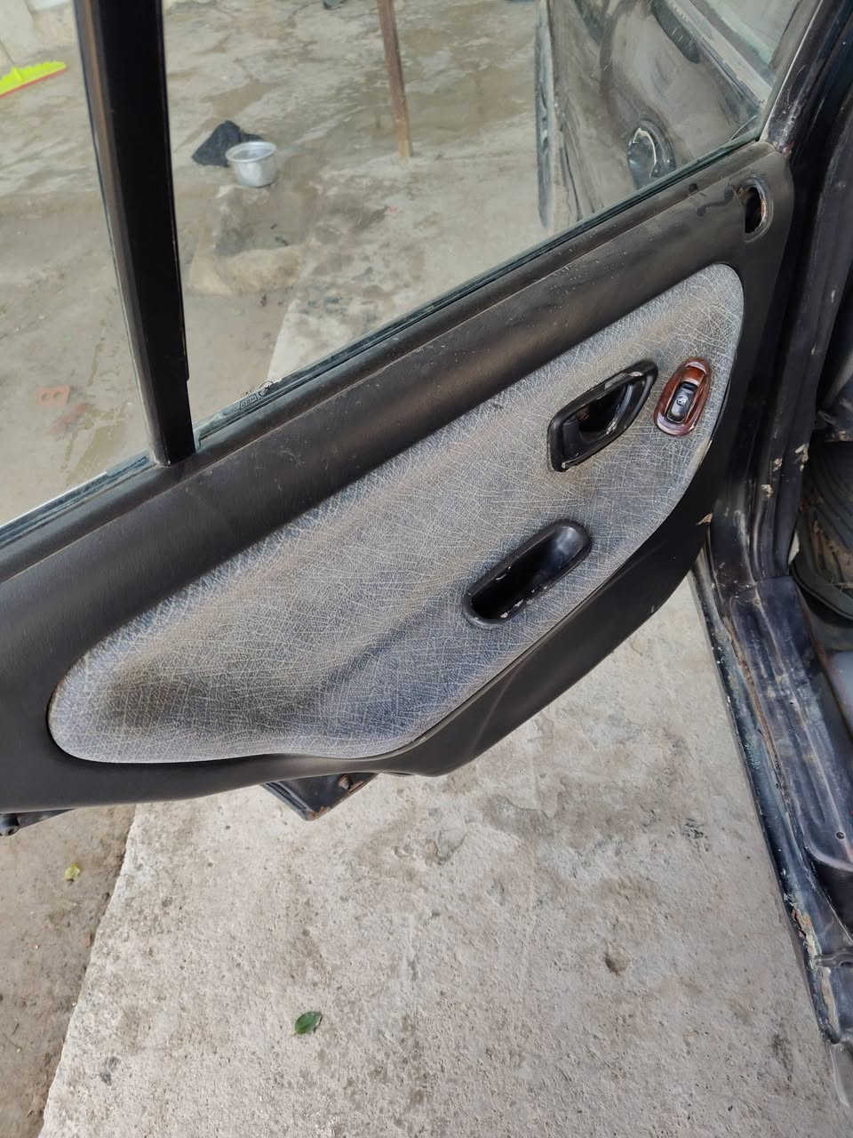 سلام عليكم للبيع سونات رقم بغداد جديد تحويل مباشر سياره بدون حادث جاهزه كير محرك صد نقص يده باب مكاني ديالى بعقوبة سعر 35 شراي يتصل ***********
