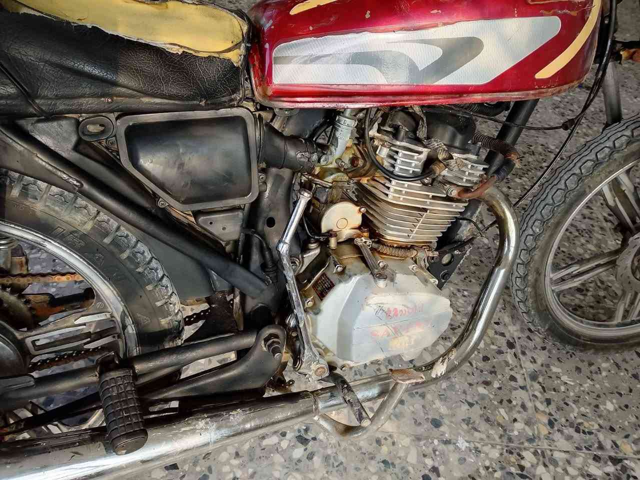 سلام عليكم ورحمة الله وبركاته دراجة سيفان موديل 21 شلعه ومعدل وراق صوليه واضحه مثل بصوره  علما أن ما غاسله متروكه بس شغال مكان بابل محاويل سعره من الأخير 165  ومكانه بعيد 150  ***********
