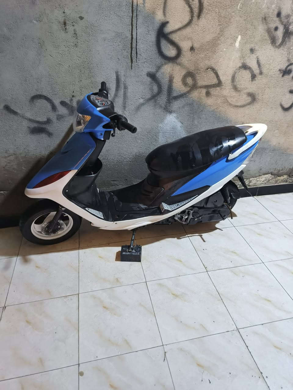 السلام عليكم دراجه ماكس عدله للبيع مكينه ما مفتوحه كهربائية كله شغاله بيه شلعه ومعدل خير من الله بوشه 49 الدراجه شغاله هندر وسلف ما ناقصهه اي شي السعر750وبيه مجال العنوان بصره أبو الخصيب حمدان 
***********واتساب
