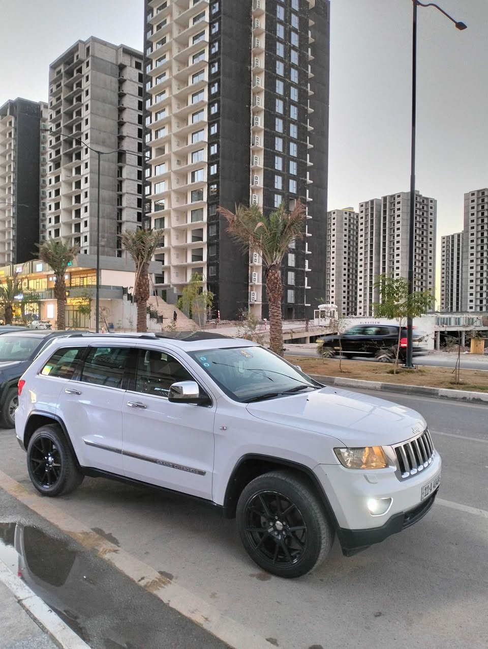 السلام عليكم جيب لاريدو
2013 خليجي رقم بغداد انكليزي 
مواصفات فتحة كشنات جلد بصمة
الضرر بخ جاملغ وبين البابتين علة كد شبرين 
العنوان بغداد حي الجهاد 
السعر 168 
***********
