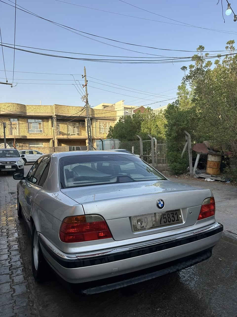 السلام عليكم 
للبيع BMW 1996محدثه2000

مكينه جديده 744 كير جديد  صدر امامي جديد جنطه شفط مري شفط وقلاب غرفه نضيفه رقم واسط بأسمي 
السعر 75وبيه مجال 
الرقم ***********
