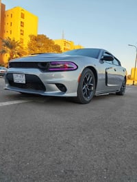 دوج جارجر موديل 2017 SXT رقم بغداد حادث مرفق مع الصور بدون ايرباك بيه ...