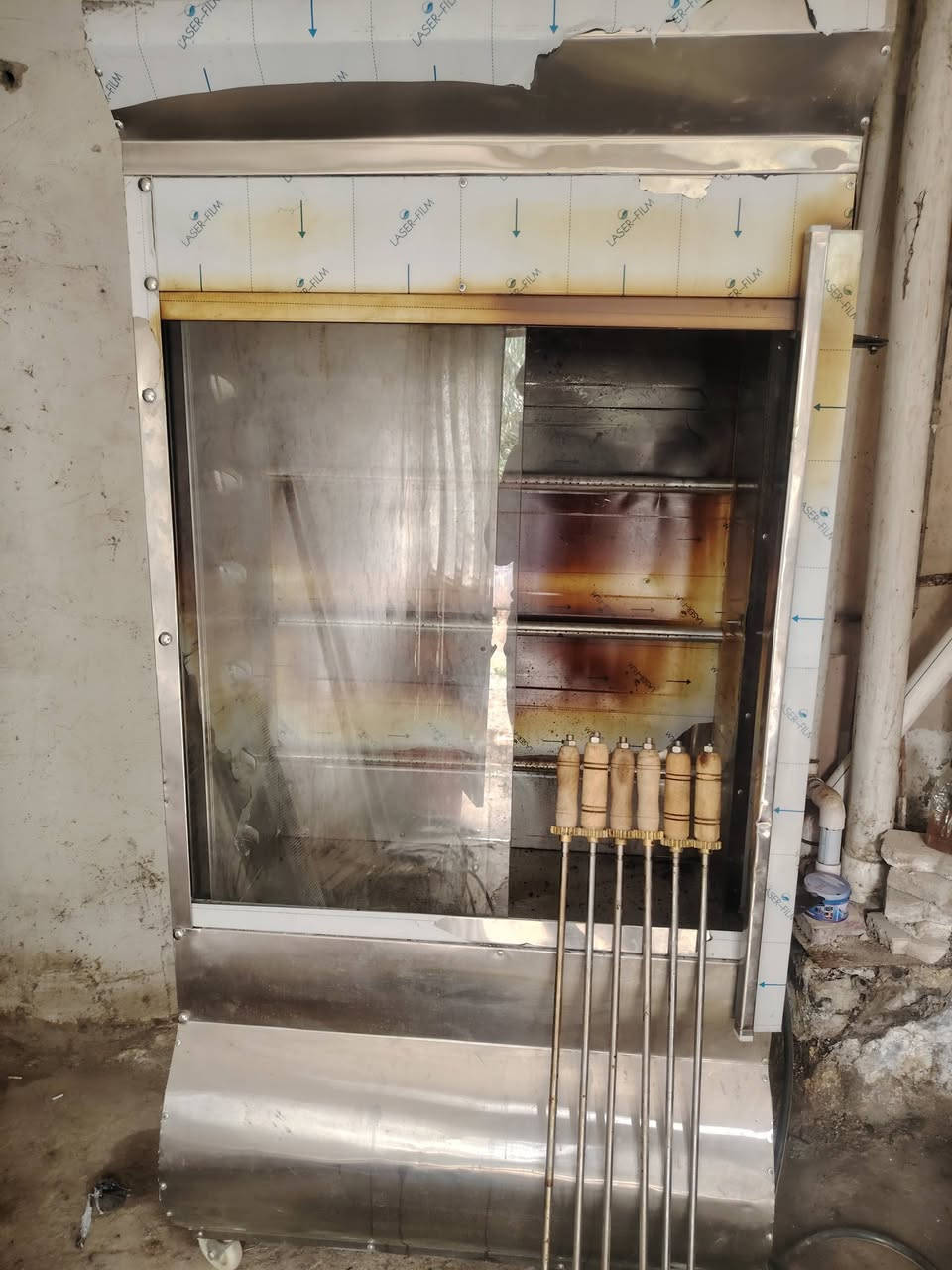 السلام عليكم شوايه للبيع مكاني بغداد الحسينيه ممستعمله بس مرتين  6شياش ونضافه موضحه بالفديو ***********
