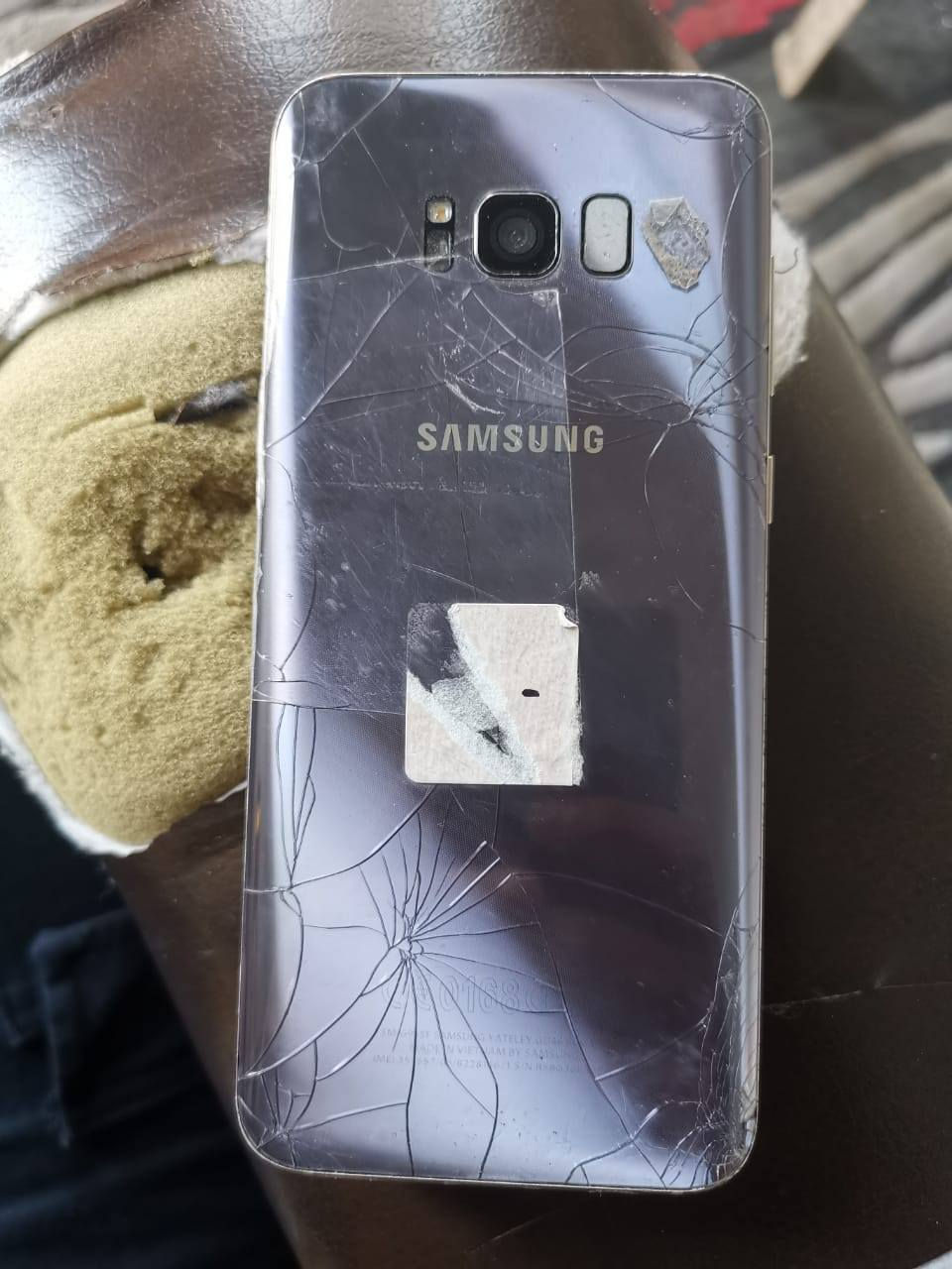 جهازين للبيع أول هواوي ميت 20 برو ذاكرة 128 والثاني كلكسي s8plus ذاكرة 64 جهازين كما موضح بالصورة شلالات عيبهن هواوي فقط شاشة نفطر وجالكسي شاشة وضهر سعرهم 100


**إذا كنت صاحب هذا الإعلان وتريد حذفه لأي سبب، رجاءا أرسل رسالة إلى الدعم الفني**