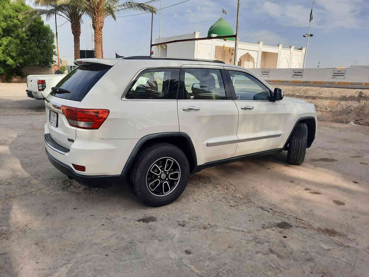 جيب لاريدو موديل ٢٠١١ نص فول رقم انبار مميز بيها باب سايق مرشوش كلير وبيها بارد باب خلفي تخم تاير جديد محرك وكير مكفولات لاتنقيص لاتبخير تبريد قطعتين ثلج بسمنه سياره تحويل ثاني يوم لايت زنون السعر ١٦٥ وبيها مجال بيع او مراوس بسياره اقل منها لئن محتاج فلوس للإستفساررر
***********   واتساب
