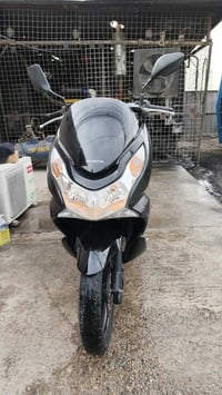 pcx جيل أول مكينة150 مكفولة حساس ستان وحساس ازدحام بيهه شخوط من جهه وح...