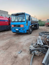 للبيع فالفو إف ٦موديل ٢٠٠٤ تاير ٢٢ونص ١٠ برقي جوبلس أمامي خلفي مكينه و...