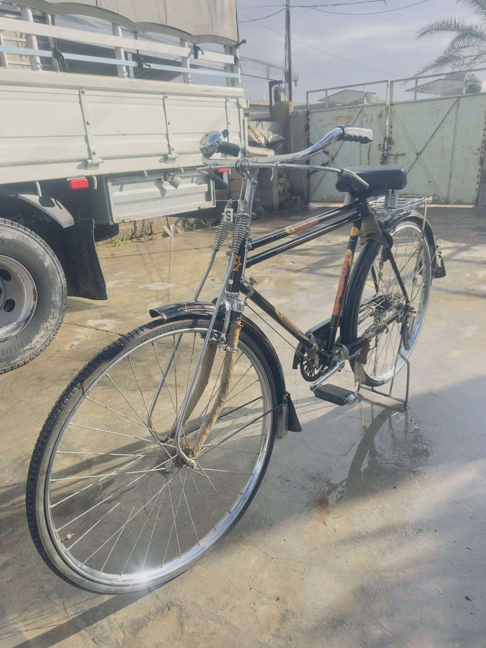 السلام عليكم اخوان
بايسكل سفرجين 28 مخزن جديد مامركوب 
للبيع مكان ديالى خان بني سعد
***********
