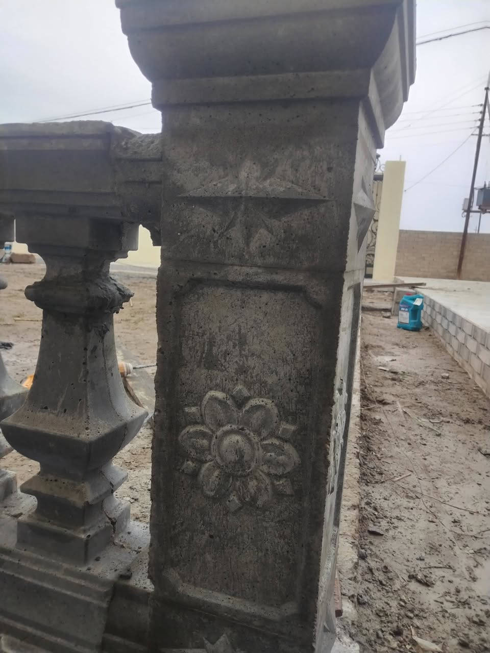 السلام عليكم يوجد قالب سياج حدائق وبلكونات وستاير و داير حسب الطلب
سعر المتر 8 والدنكه 10 للاستفسار

*********** 

***********
