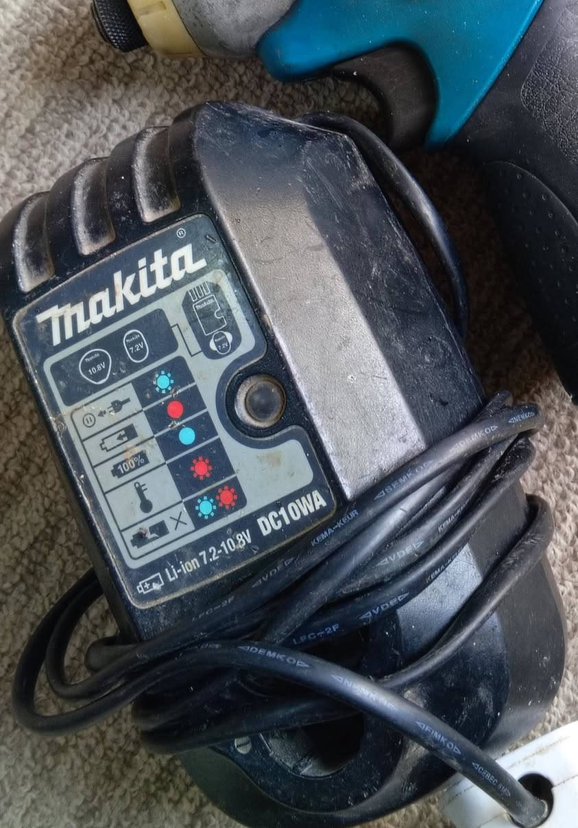 شواحن للبيع توصيل موجود شاحنة 25الف مع التوصيل.


**إذا كنت صاحب هذا الإعلان وتريد حذفه لأي سبب، رجاءا أرسل رسالة إلى الدعم الفني**