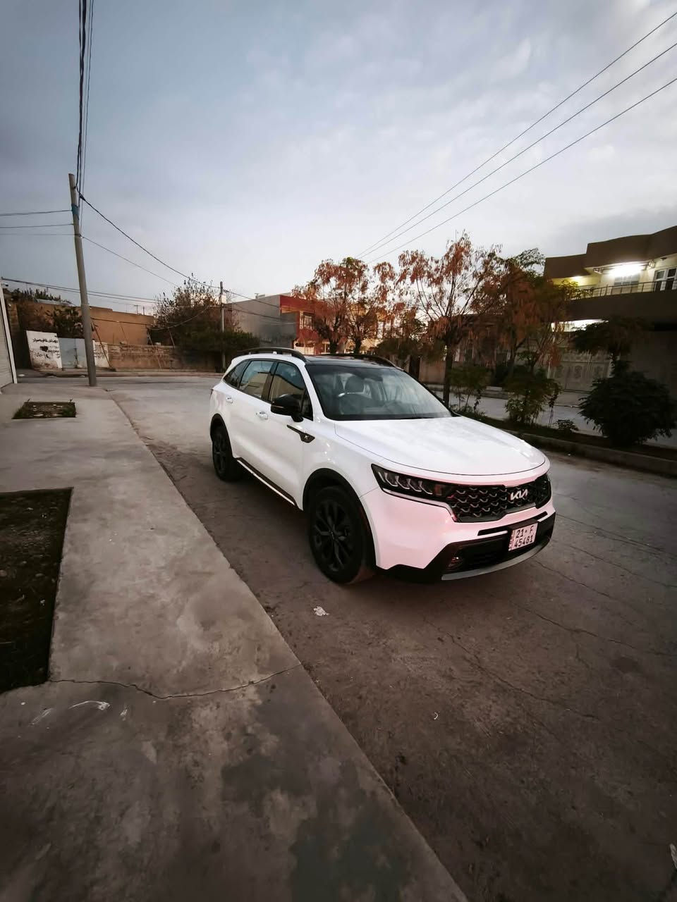 کیا سۆرێنتۆ قەپات مواسەفات، ٢٠٢٣ 
٤ پارچەی لای سایەق کلێری ئەمریکا بێ ناو، ٢ دەرگا لای سەکن دەعم دۆسەی گرتووە.
ئێرباگ بەس شان تەقیوە و بیلادی دانراوەتەوە
ڕادار پێش و پشت و تەنیشت، پانۆراما، کوشن جڵد و کارەبا و گەرم، کوشن مەلەکی، شەغال و بەسمە، دەبڵ ئەکسل و ٥ مۆدی لێخوڕین، چەندین مواسەفاتی تر.
ڕەقەم سلێمانی و ٩٠٠٠ ڕۆیشتووە.
نرخ ٢٢٩ و معامەلە
شوين قه لادزى
*********** بشدار, السليمانية
