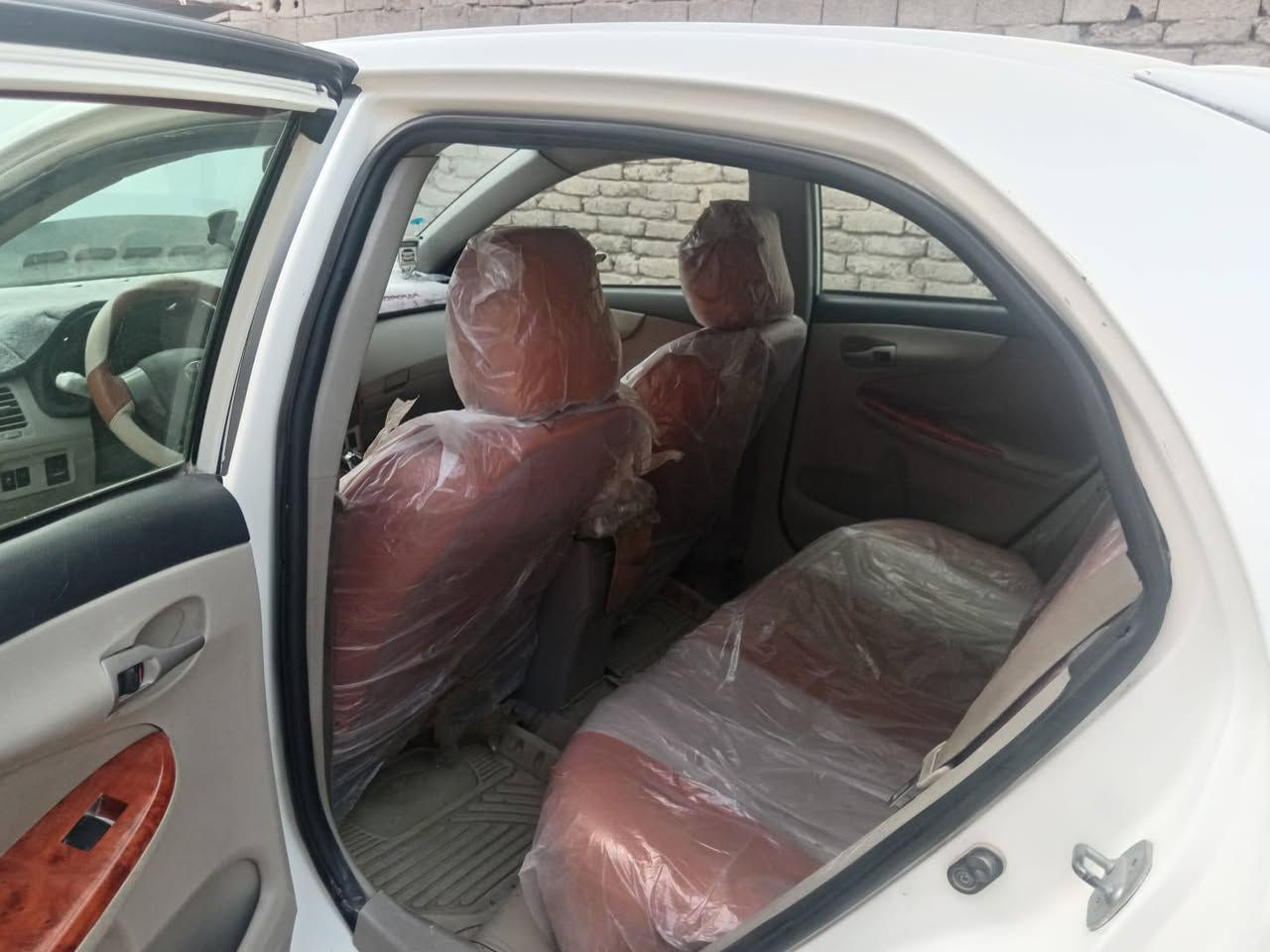 السلام عليكم ورحمه الله وبركاته
كورلا موديل 2011

وارد امريكي 🇺🇲 

مواصفات Le

مصبوغه حزام اثر شخوط 

سنويه للـ 2030

شرط التحويل و الغرامات

السعر دفتر 100 و بي مجال 

للاستفسار ***********
