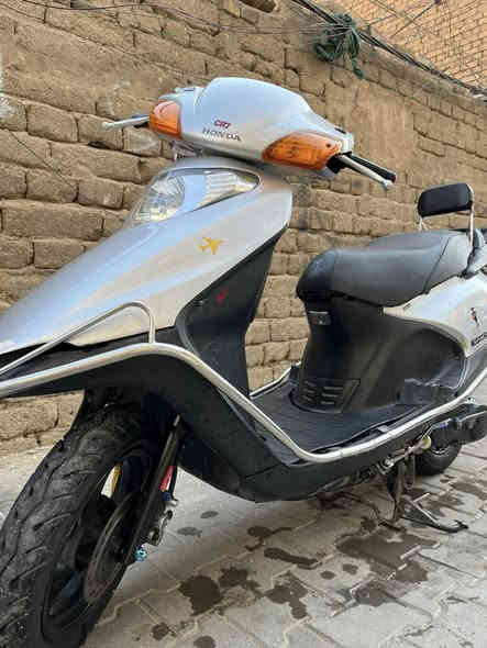 سلام عليكم دراجه سبيسي للبيع رمبه ماشيه 16 مكينه جديده مامفتوحة الاستفسار *********** السعر مليون و250 وبيها مجال
