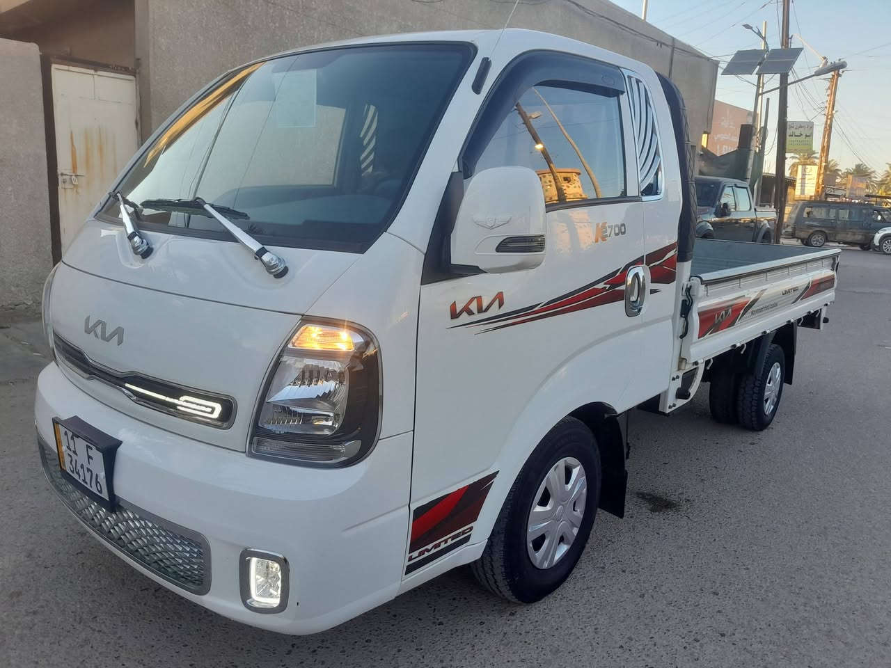 للبيع كيه موديل ٢٠٢٥ رقم بغداد انكليزي سياره جديده بمعنى الكلمه ماشيه ٢٥ الف حقيقي وقابله للزياده استخدام شخصي ماشايله حمل ابد تايرات الشركه وسبيرات مانازلات كير ومحرك واكسل وتخم تاير كله جديد تبريد ثلج العنوان بغداد الطارميه الشراي يتصل *********** # ***********
