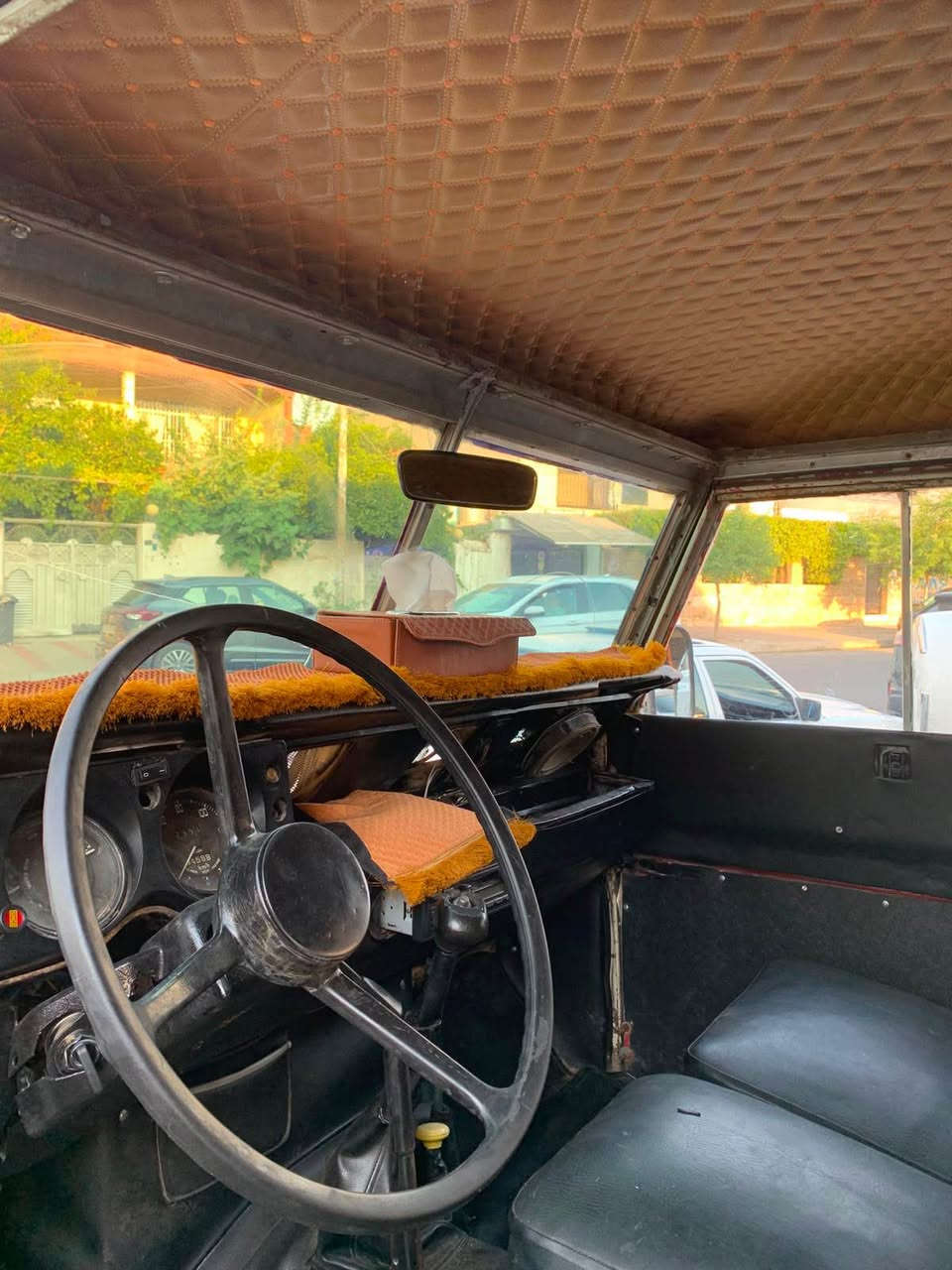 کۆد #341 
Land Rover 1982 
سبوغ عام بۆ جوانی 
مەکینەی v4 ی بەنزین 
ئارمی سلێمانی 
گیر عادی 
نرخی ٣٩ وەرەقە
*********** أربيل, العراق
