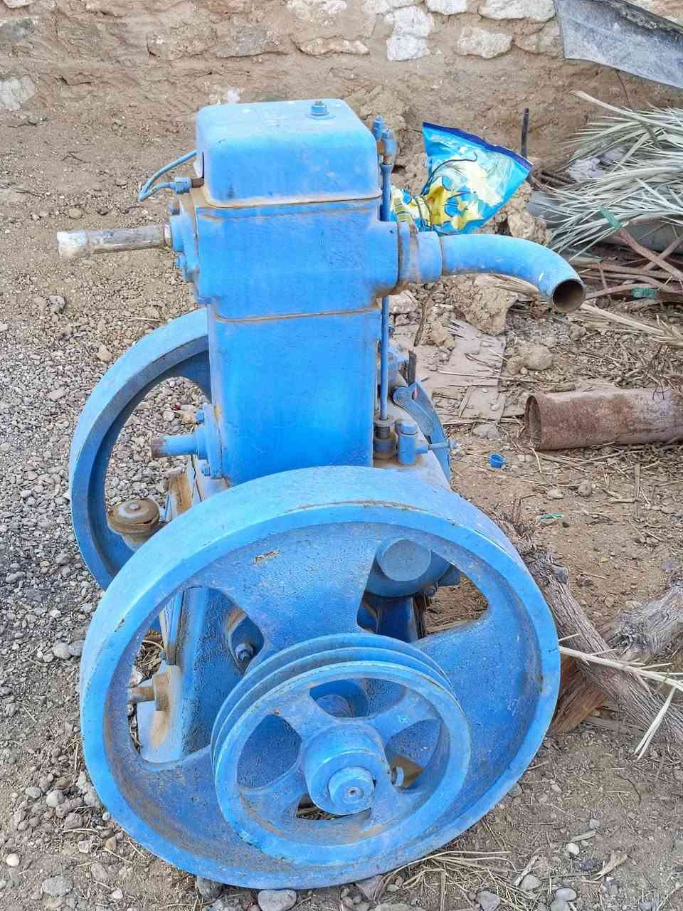 موطور لستر 8حصان دبل بولبرن نظيف جدا للبيع مع جنريتر 7اونص للبيع السعر 500هيت ***********
