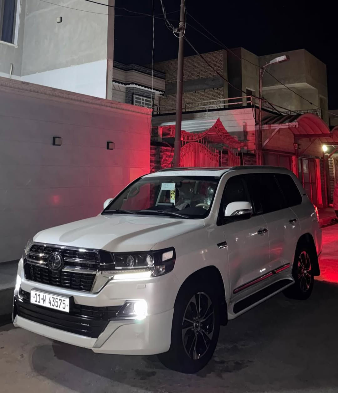 سلام عليكم 
للبيع GXR 2018 
محرك الحجم 4000 V6
حساس امامي خلفي
بصمة تشغيل 
سلايت و 8 ايرباك
كشتات جلد كهرباء 
السيارة نوع وايت ادشن
لايت زنون اسود بلاد
مكفولة كفاله عامة 
العداد 181 الف 
رقم بغداد دولي بأسمي
السعر 490 وبيها مجال 
للاستفسار ***********
