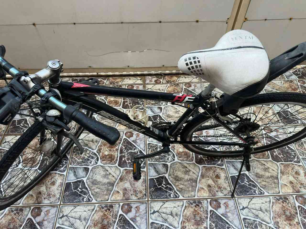 بايسكل للبيع حجم 26 نضيف كلشي مايحتاجله بريكات شغاله الكير شغال وبايسكل نظيف المكان اربيل فرمان السعر 80 وبي مجال للطيبين  
للتواصل ***********
