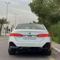اعلان بيع  530i  M  2025  سيارة خليجية عروش  بيها ضمان صيانة ٤ سنوات  ...
