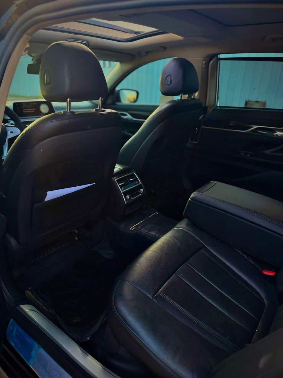 بۆفرۆشتن. 🇩🇪🇩🇪للبیع 📦

‏BMW 740i 
2018 سياريكي زؤر خاوينه
  6پستني توين تؤربؤ 🚀

سماحه هارمؤن كاردؤ 🔊
دوو ده رگاي سبوضه 

پيشو پشتي كه پسه 
ئيرباكي نه ته قيوه 
گيروو مه كينه ي به شه رت نه كراوه ته وه   
‏190kmرؤشتوه

سعر /في التعليق يتم الرد فورا على المسنجر ✍🏻

نرخ/ لە کۆمێنت بنوسە یەکسەر وەڵام دەدەیتەوە 📮

ژمارەی خاوەن سەیارە : ***********☎️
واتساب
